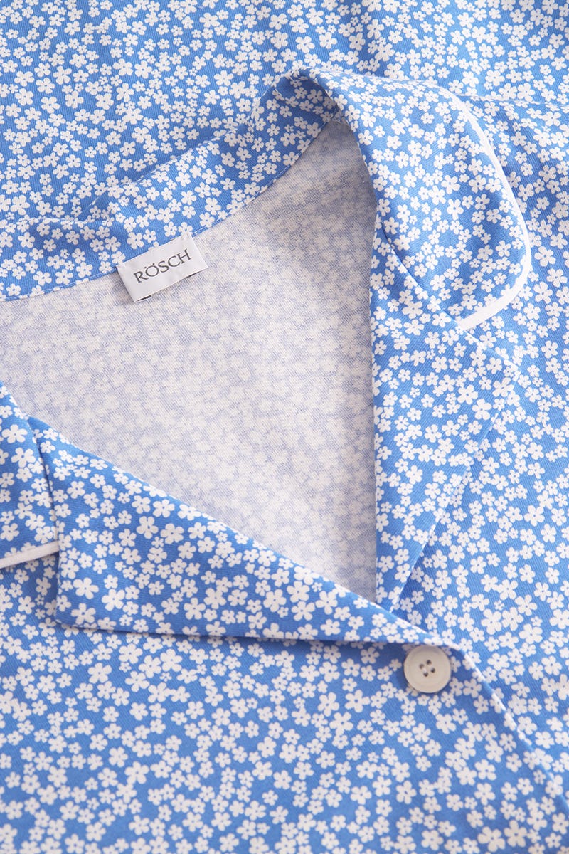 Detailbild 1 von Pyjama im Blumendruck Blau-Weiß Herremhemdstil 100% Baumwolle