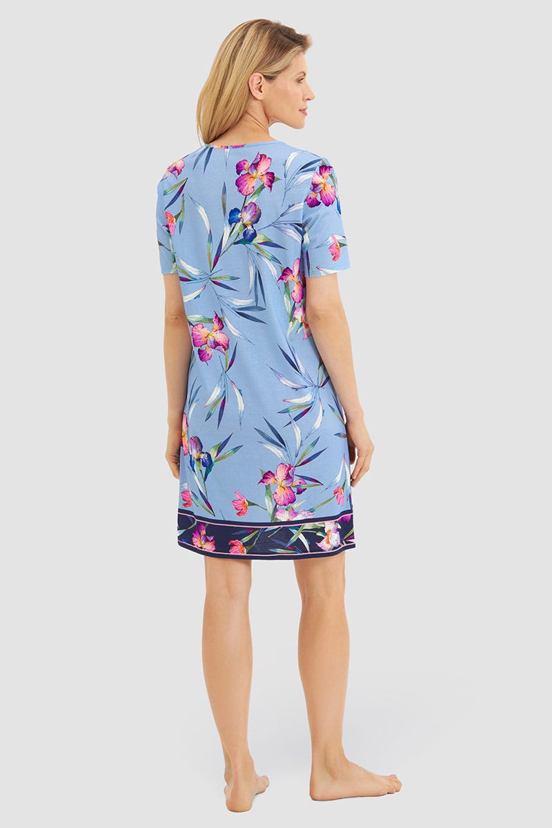Rückansicht von Nachthemd Kurzarm im Blumendruck Schwertlilie Baumwolle/Modal