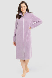 Frontalbild von Morgenmantel aus Flausch Pastellfarben Violett Materialmix