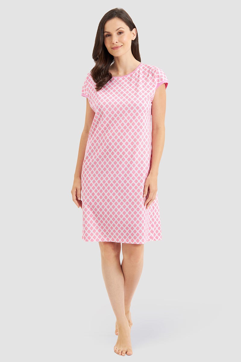 Frontalbild von Nachthemd im Rauten-Druck 100% Baumwolle
