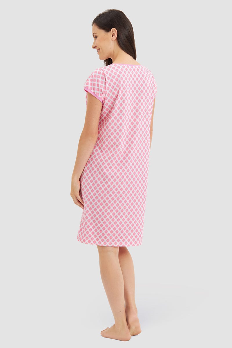 Rückansicht von Nachthemd im Rauten-Druck 100% Baumwolle