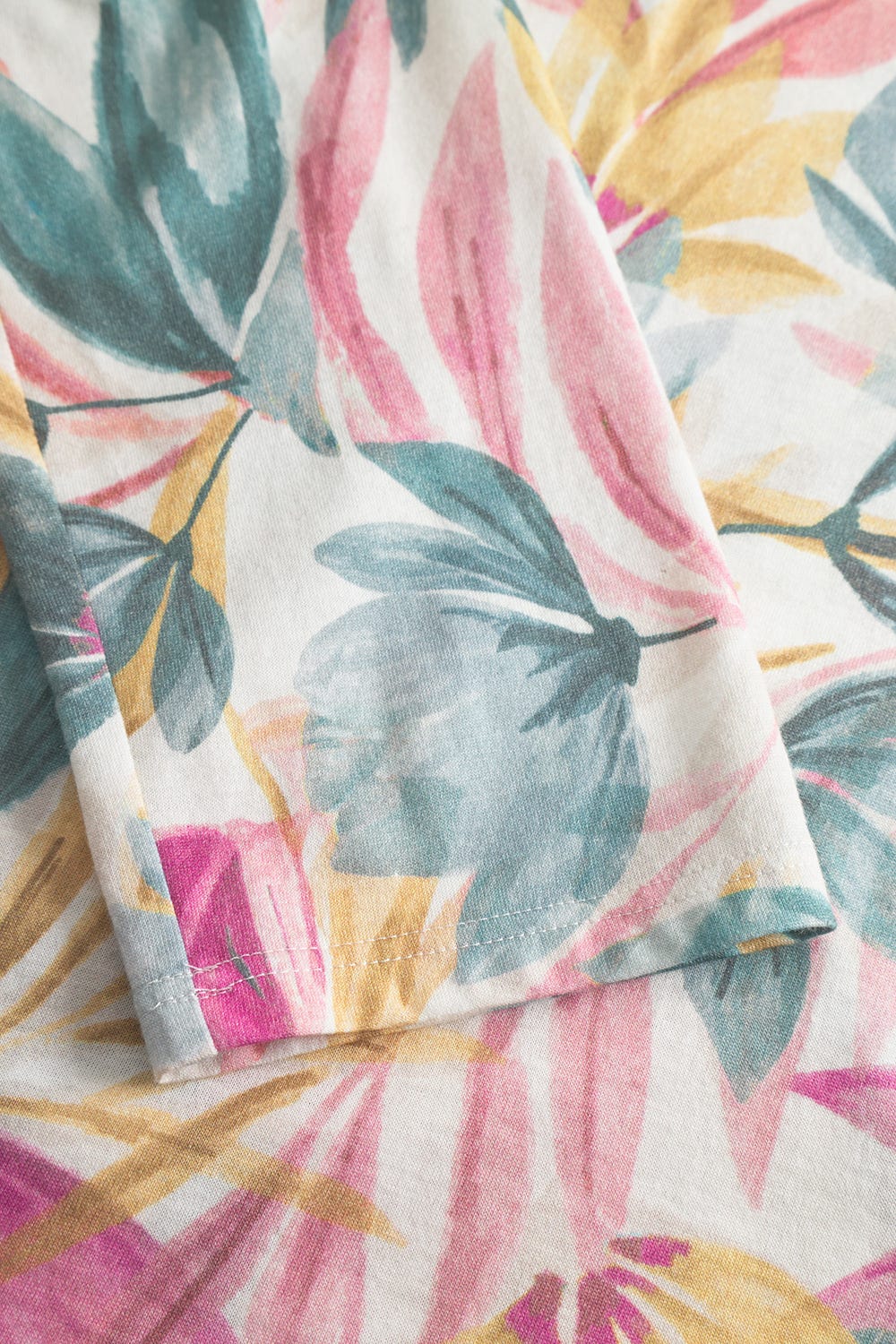 Detailbild 2 von Pyjama im herbstlichen Blätterdruck Herrenhemdstil Baumwolle/Modal