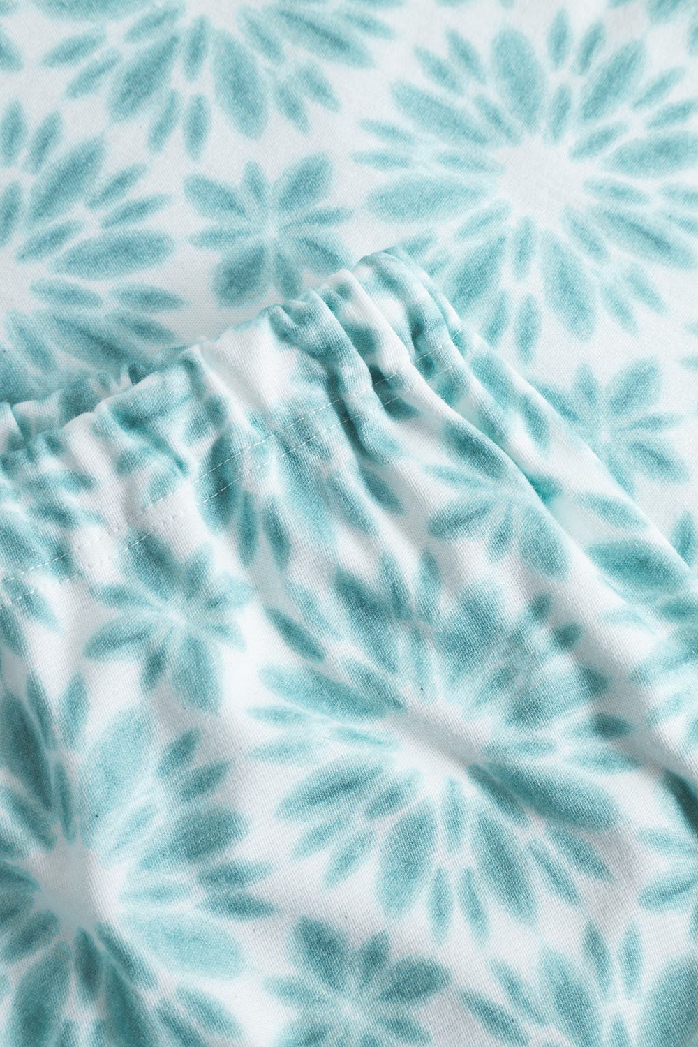 Detailbild 3 von Pyjama im Grafikdruck Türkis 100% Baumwolle
