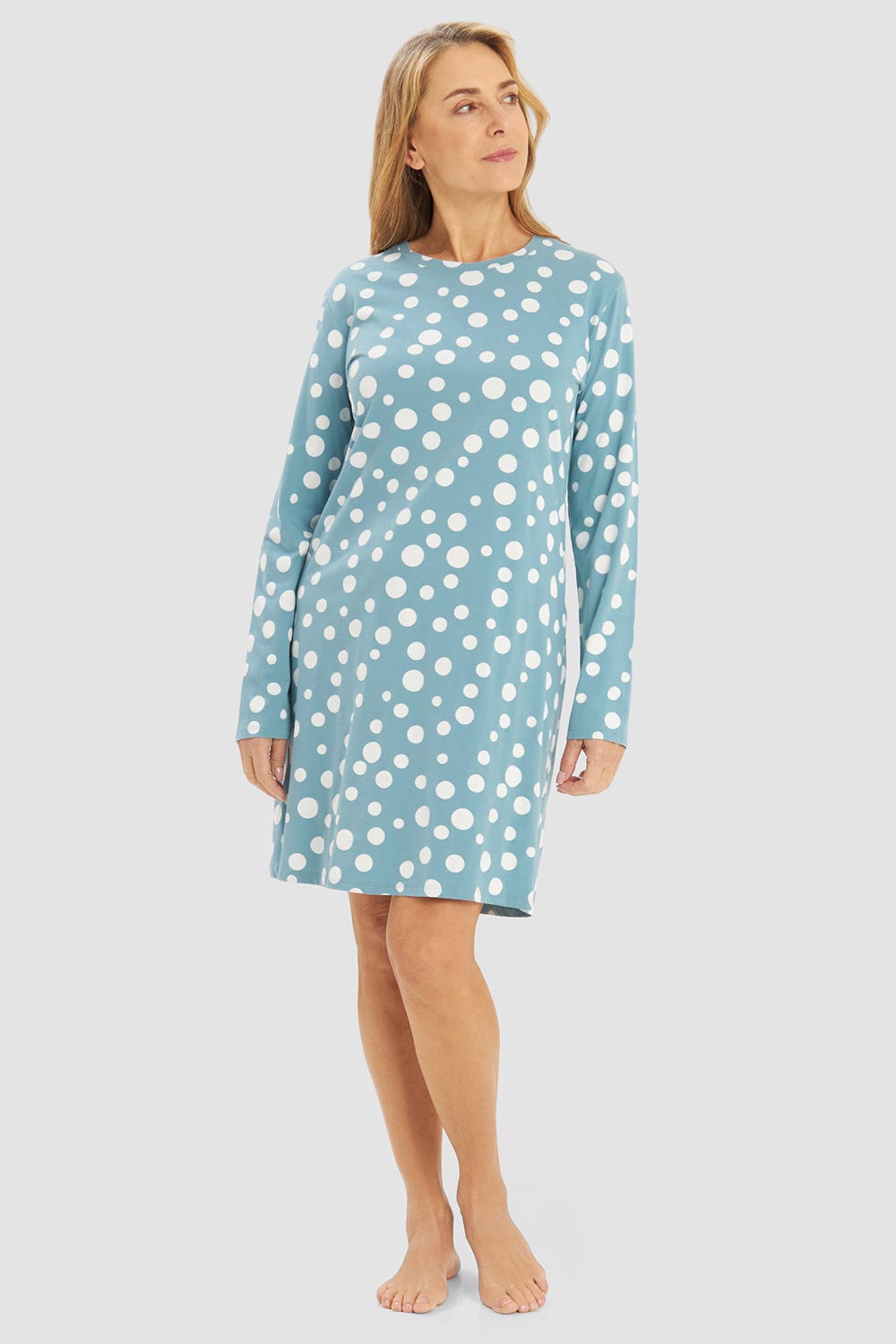 Frontalbild von Nachthemd im Tupfendruck Mintgrün 100% Baumwolle