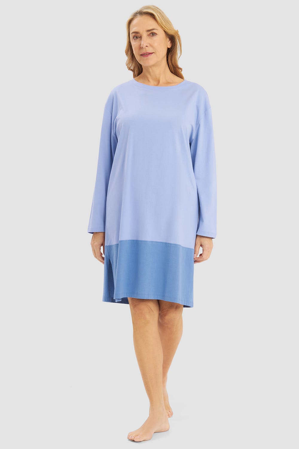 Frontalbild von Nachthemd im Colourblocking-Style Blau 100% Baumwolle