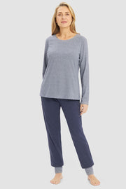 Frontalbild von Pyjama im Ringelmuster-Mix Strickware