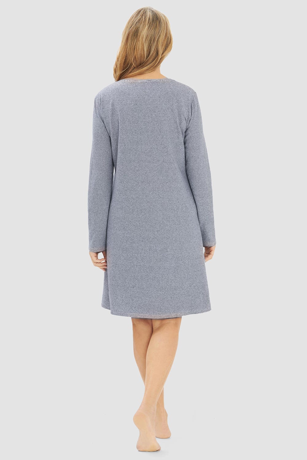 Rückansicht von Nachthemd im Ringelmuster-Mix Strickware