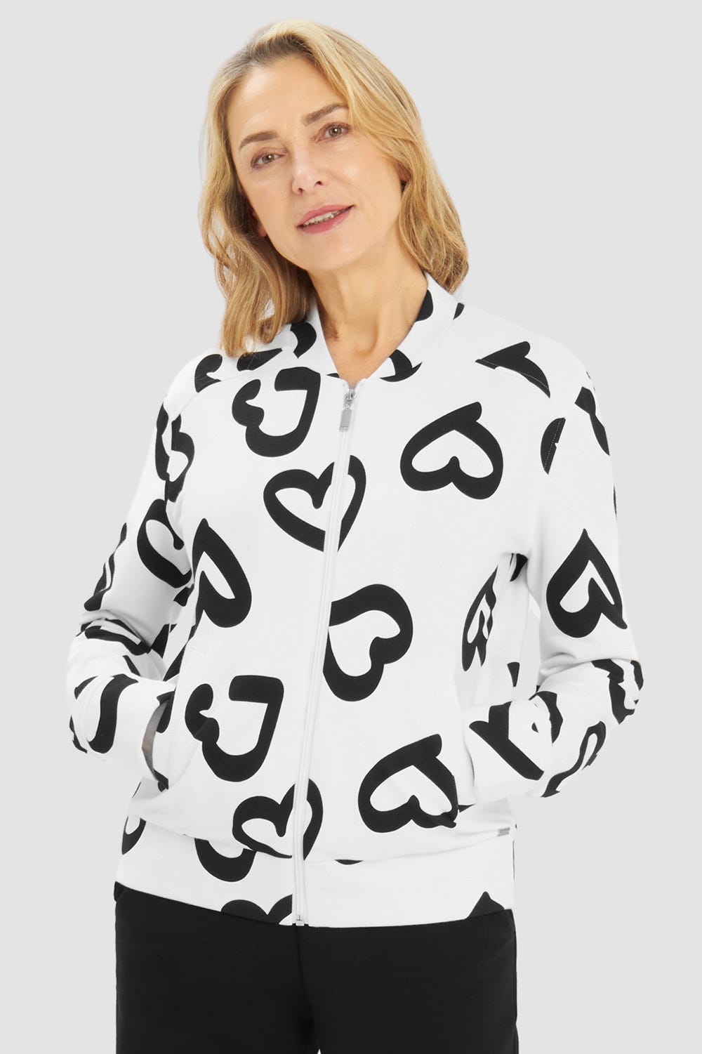 Frontalbild von Sweatjacke im Herz-Muster Baumwolle/Polyester