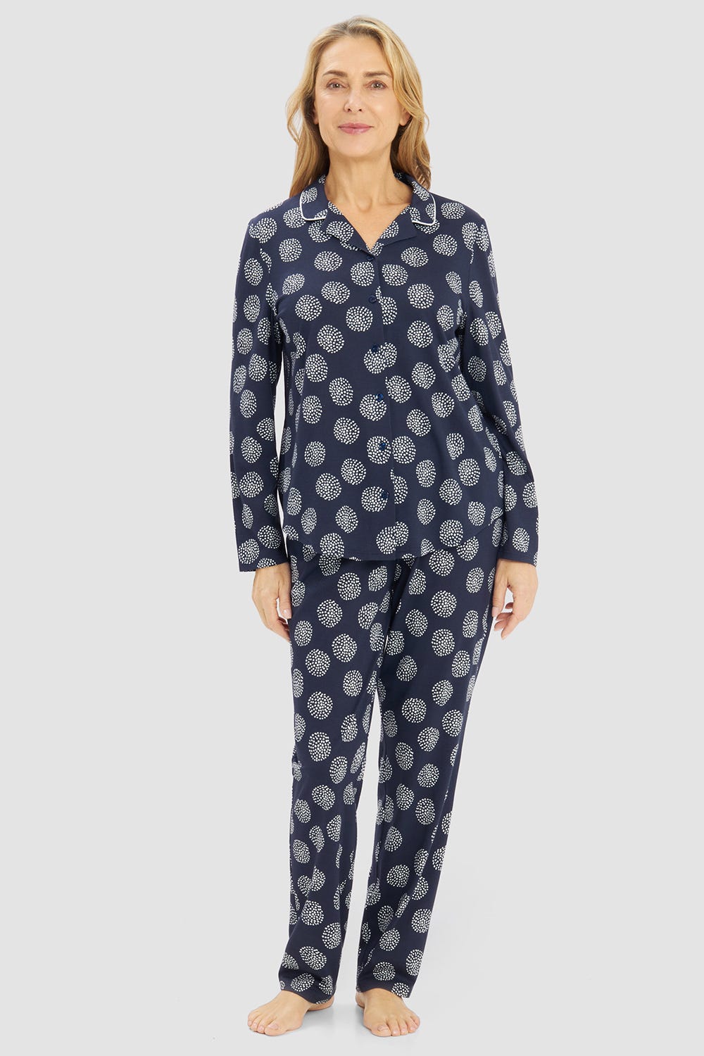 Frontalbild von Pyjama im grafischen Punktemuster Baumwolle/Modal