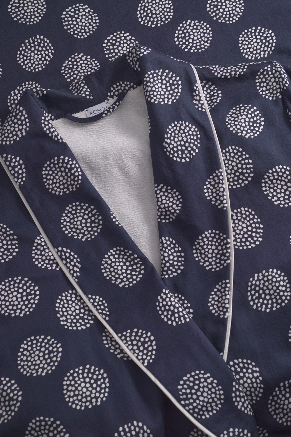 Detailbild 2 von Morgenmantel im grafischen Punktemuster 100% Baumwolle