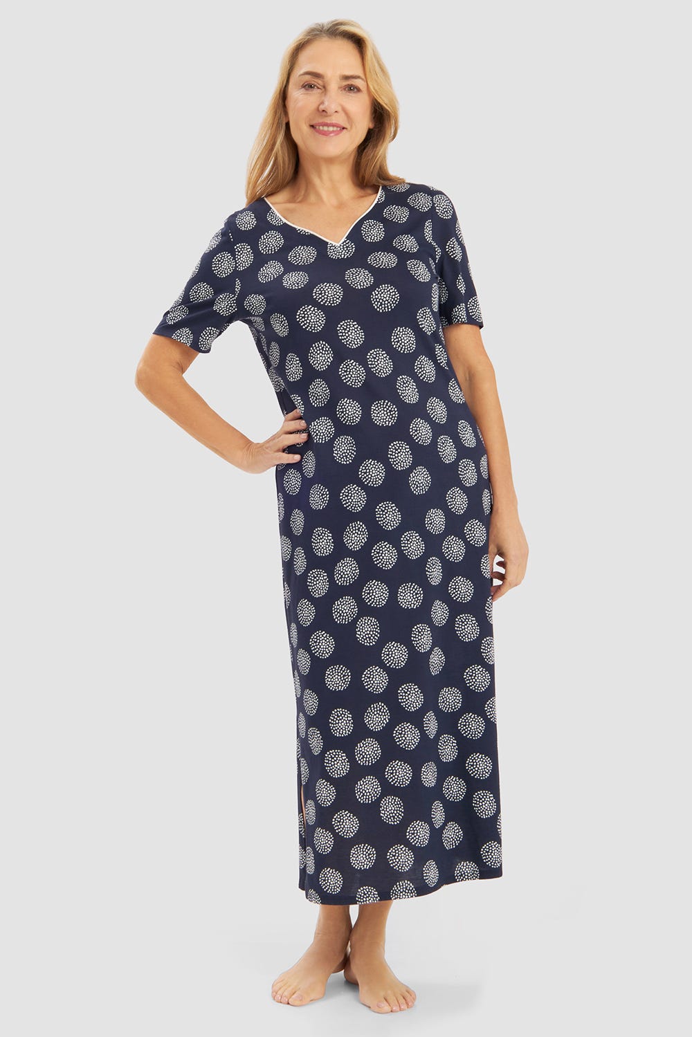 Frontalbild von Nachthemd Kurzarm im grafischen Punktemuster Baumwolle/Modal