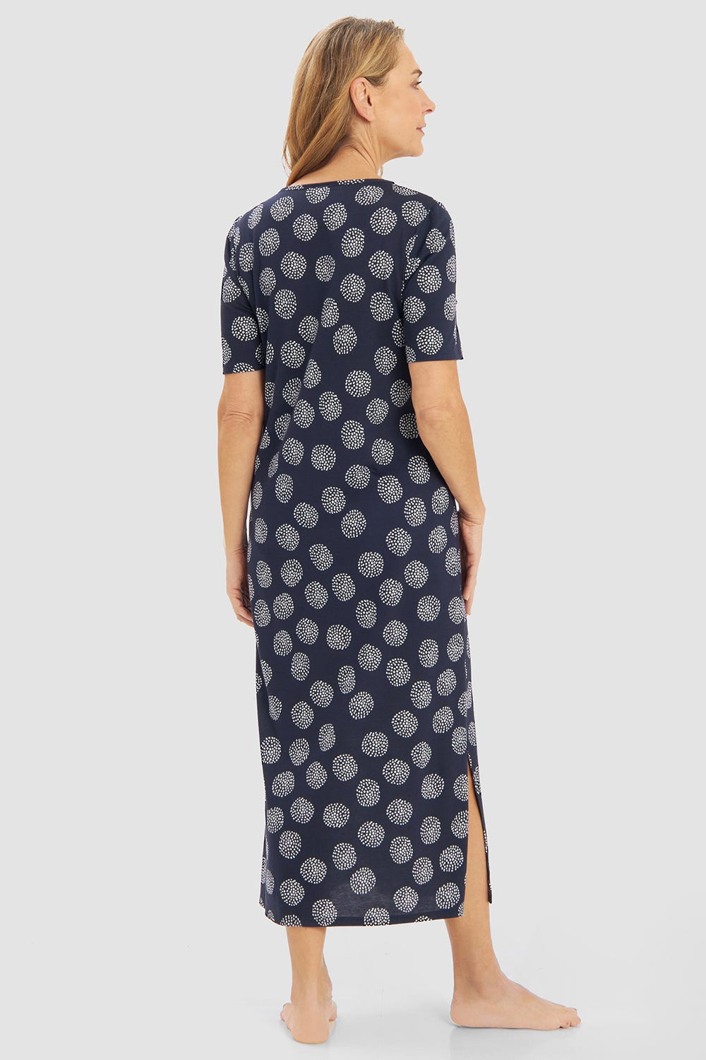 Rückansicht von Nachthemd Kurzarm im grafischen Punktemuster Baumwolle/Modal