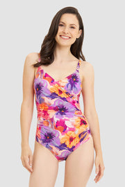 Frontalbild von Badeanzug im Blumendruck Art-Style