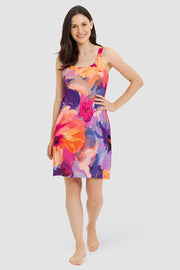 Frontalbild von Strandkleid Ärmellos im Blumendruck Art-Style Viskose/Elasthan