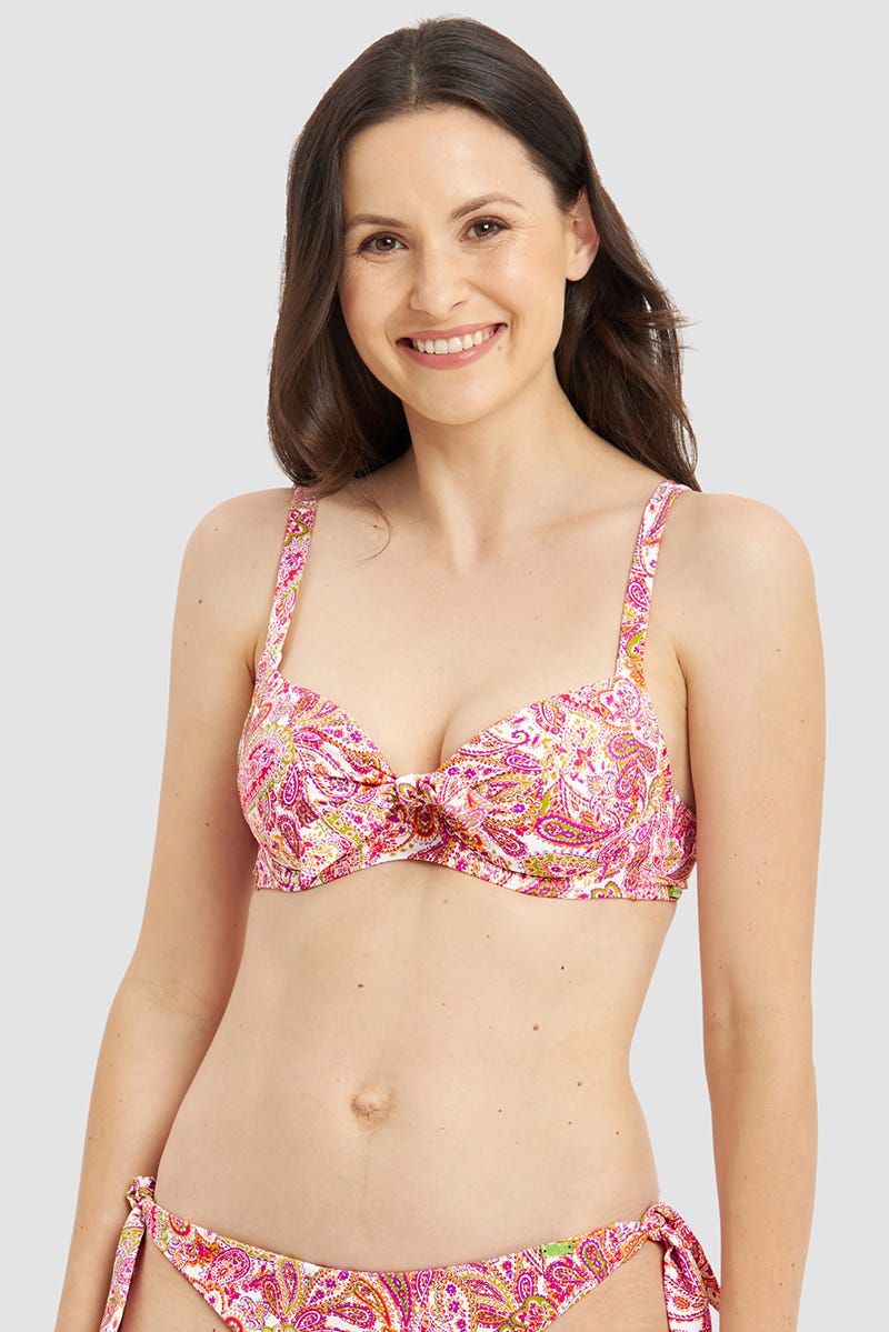 Frontalbild von Bikini Top im sommerlichen Paisley-Druck