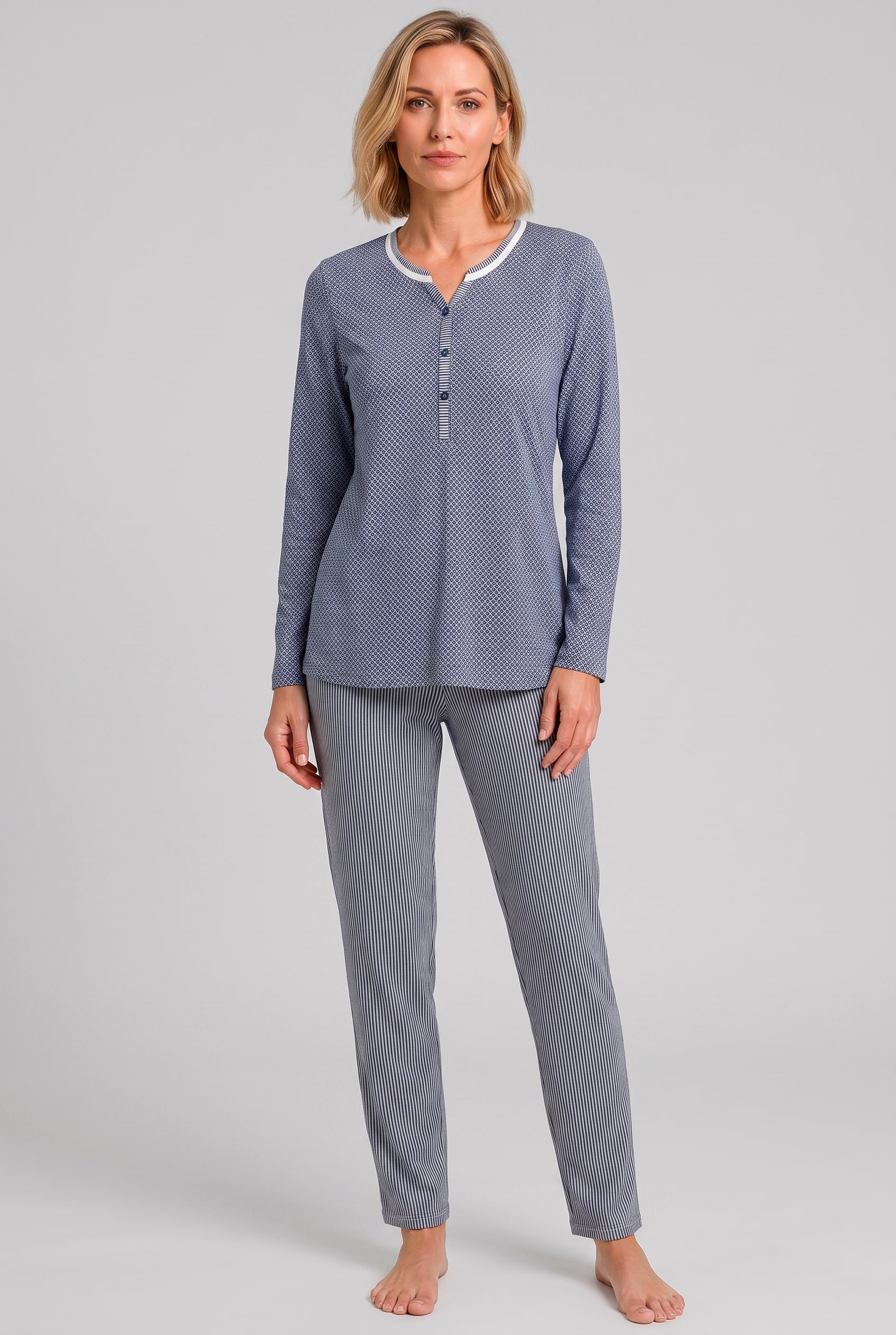 Frontalbild von Rösch Pyjama Lang, Langarm