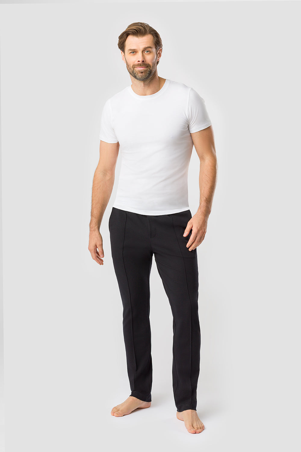 Ganzkörperbild von Rösch Shirt Kurz
