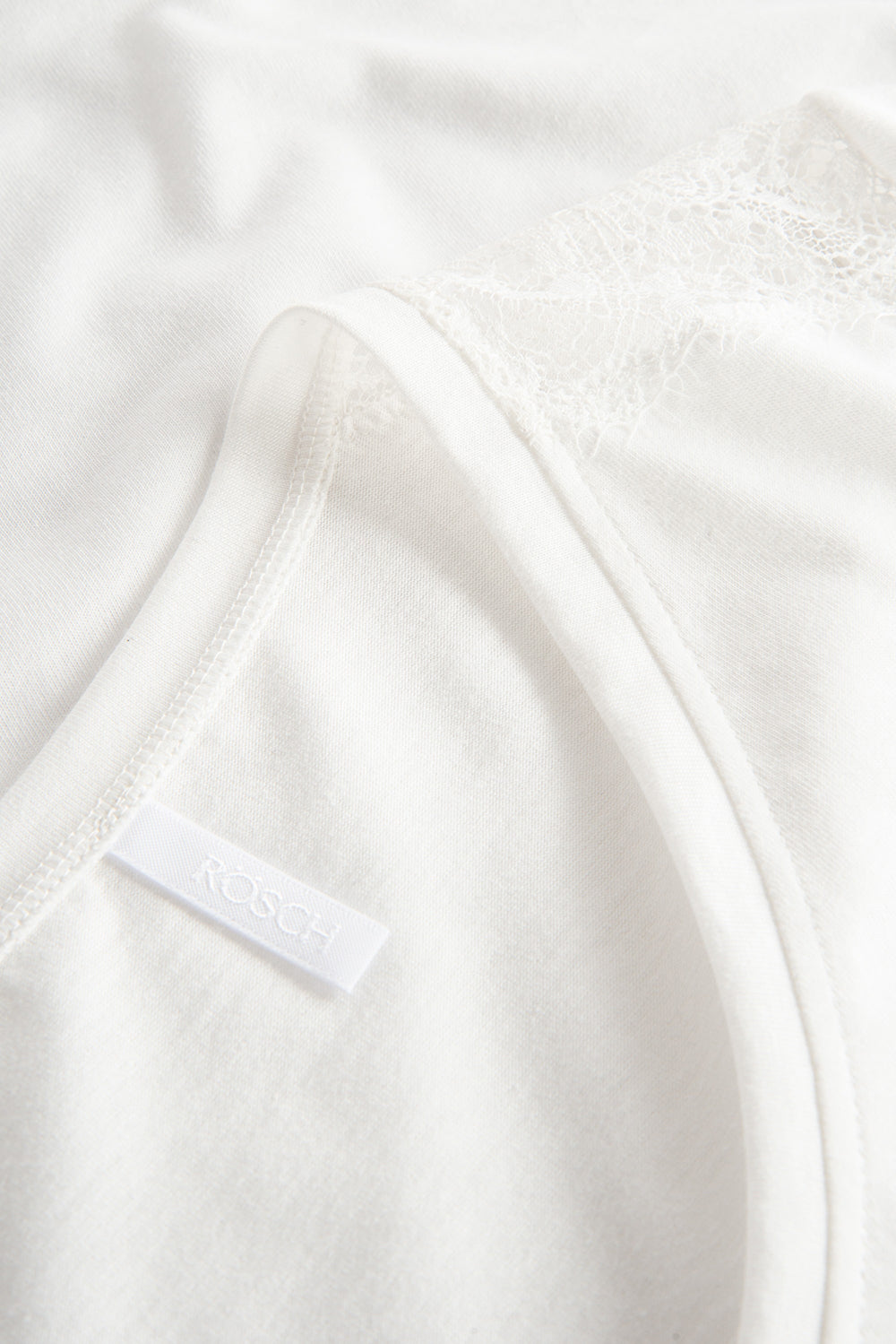Ganzkörperbild von Rösch Pyjama Lang