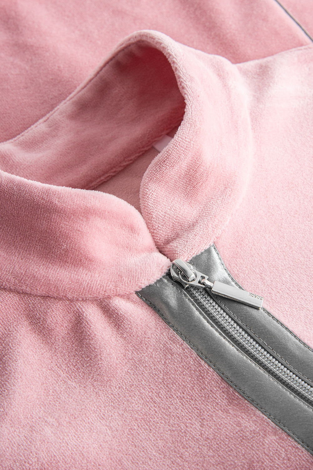 Ganzkörperbild von Rösch Hausanzug