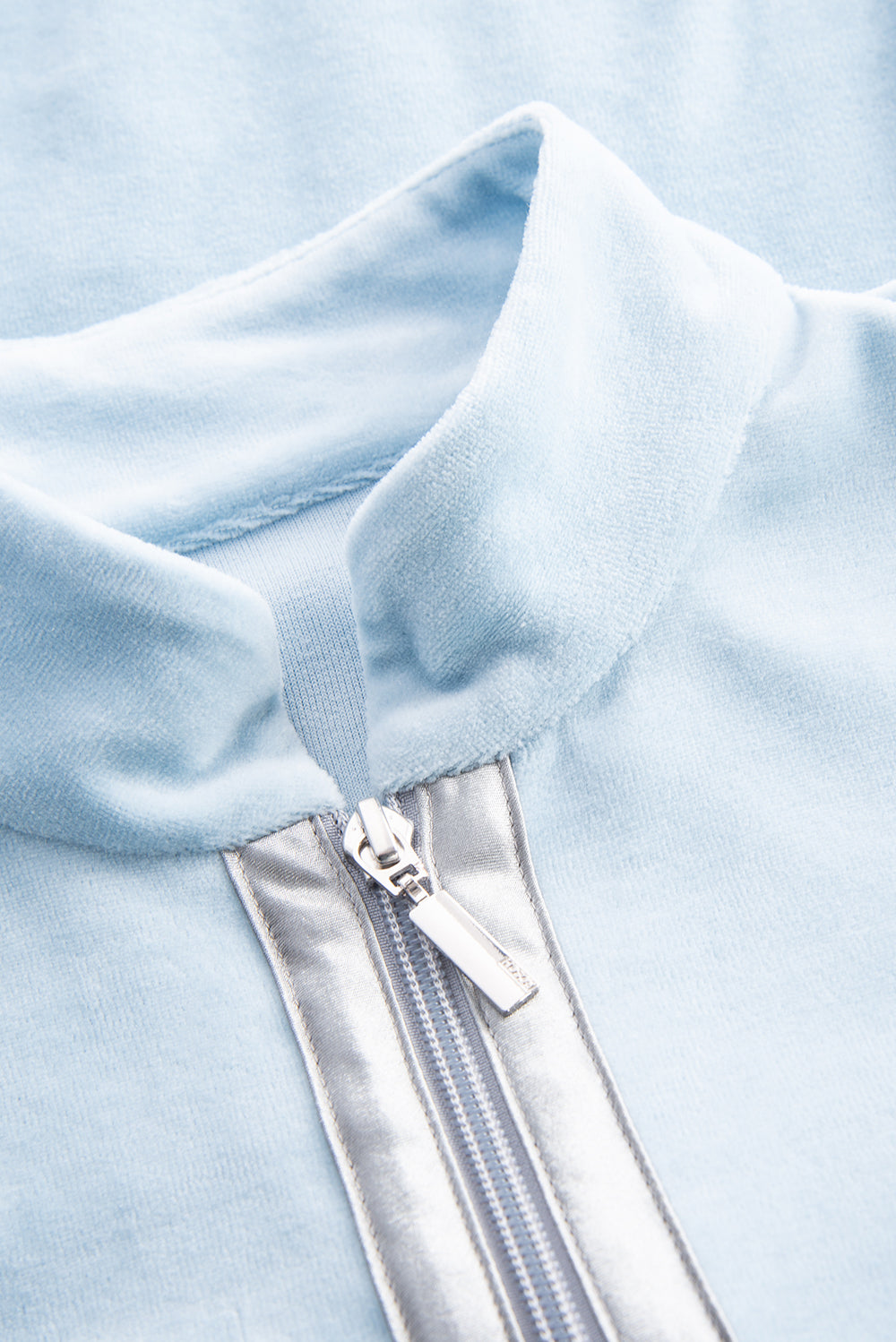 Ganzkörperbild von Rösch Hausanzug