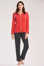 Frontalbild von Rösch Hausanzug