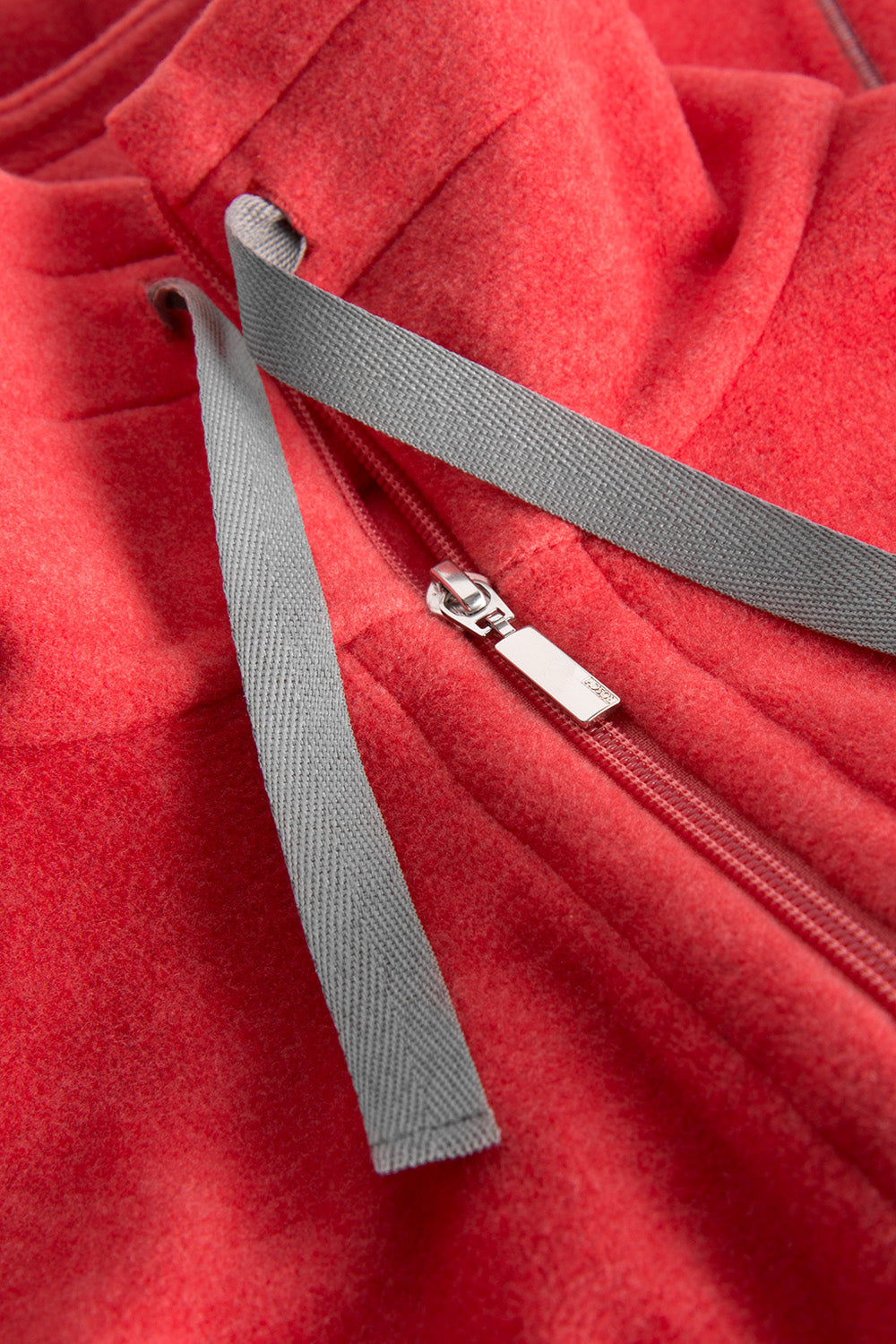 Ganzkörperbild von Rösch Hausanzug