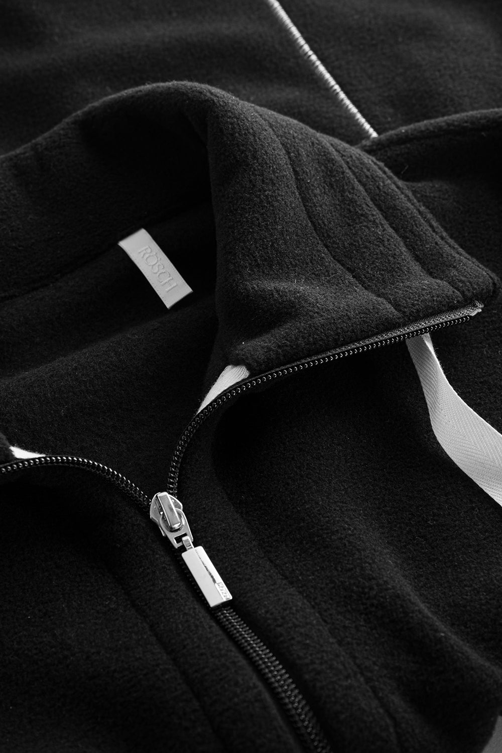 Ganzkörperbild von Rösch Hausanzug