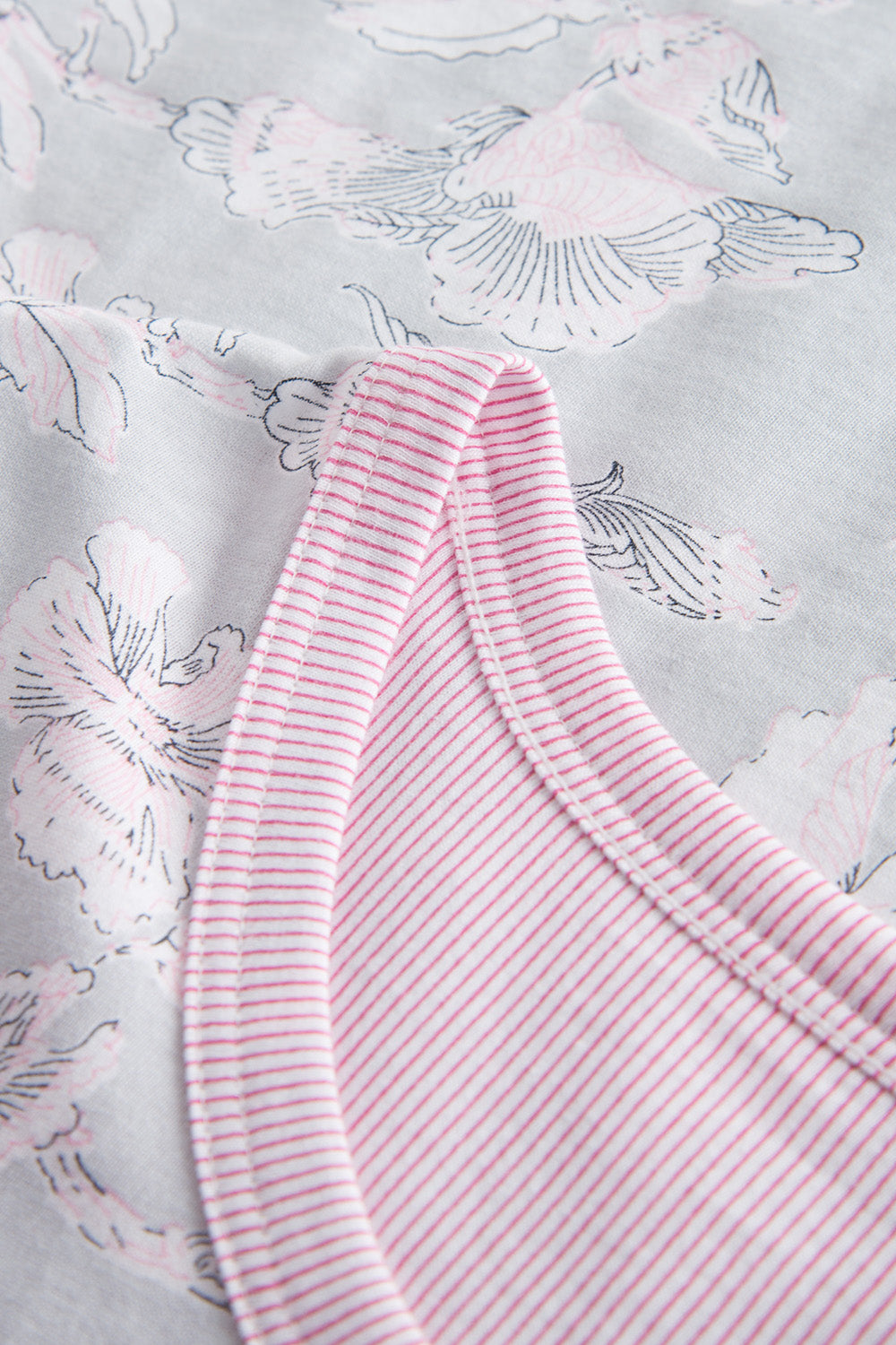 Ganzkörperbild von Rösch Nachthemd Knielang