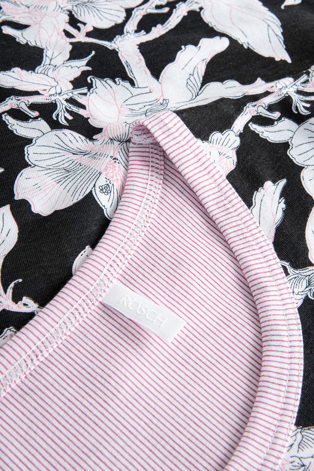 Ganzkörperbild von Rösch Nachthemd Knielang