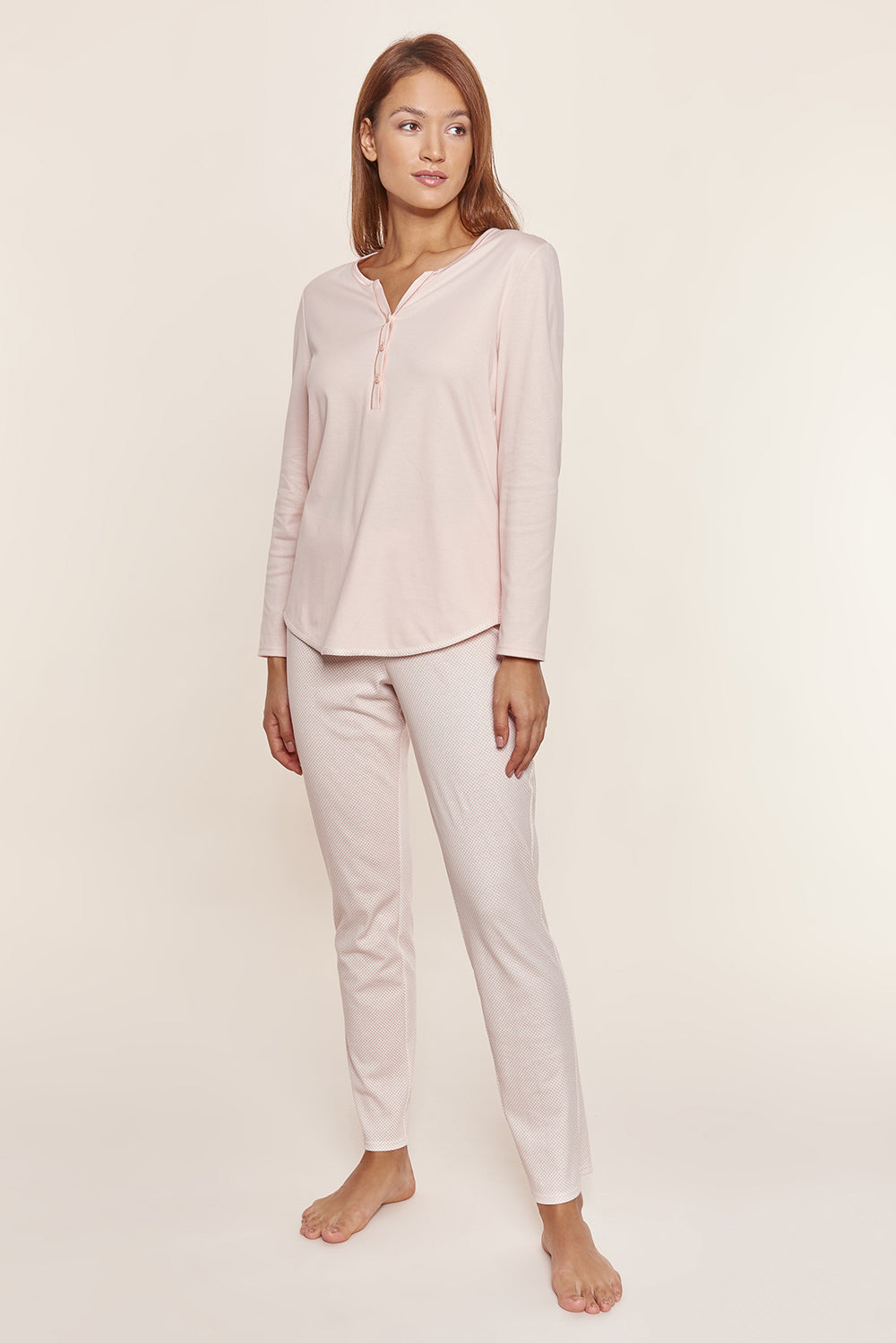 Frontalbild von Rösch Pyjama Lang