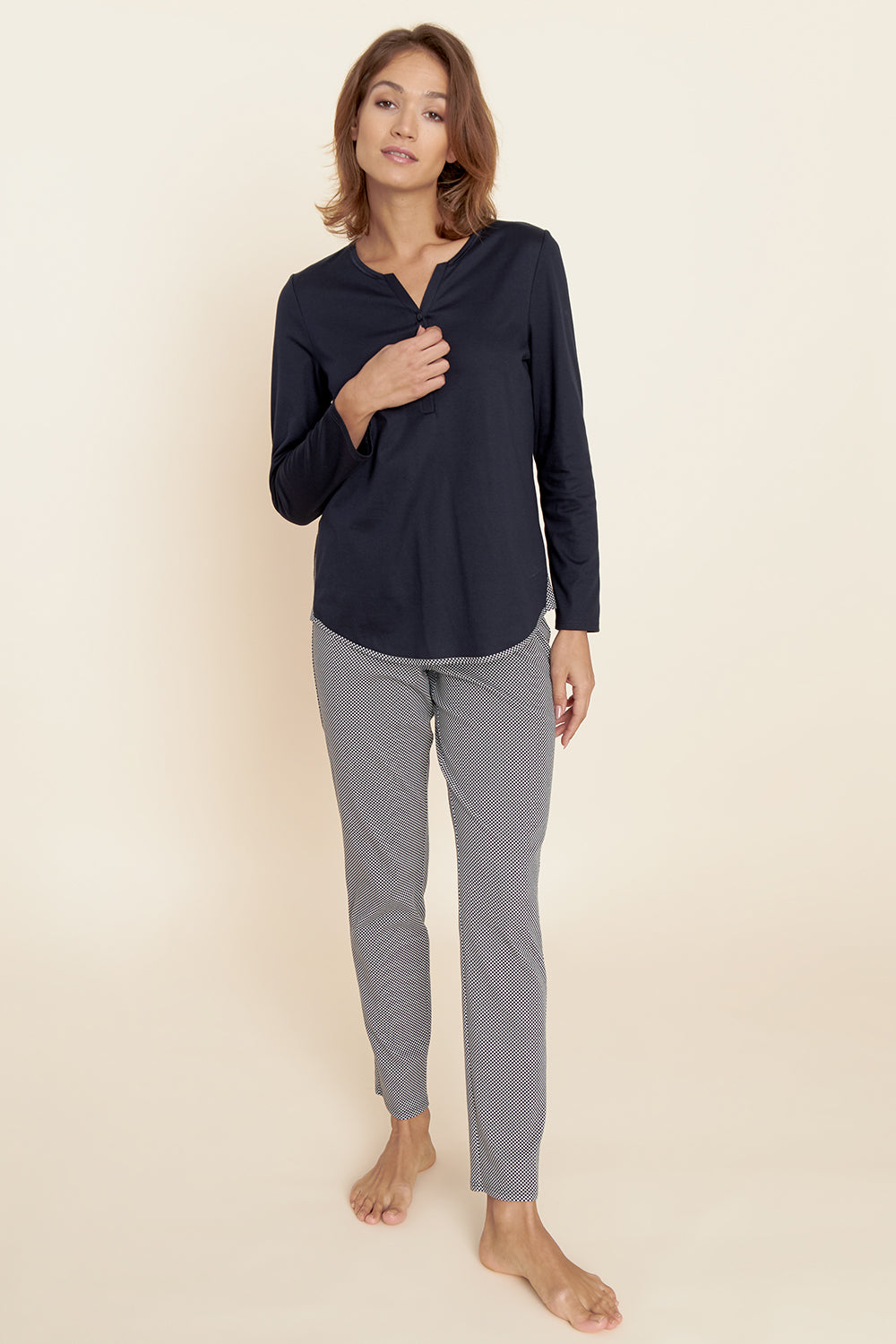 Frontalbild von Rösch Pyjama Lang