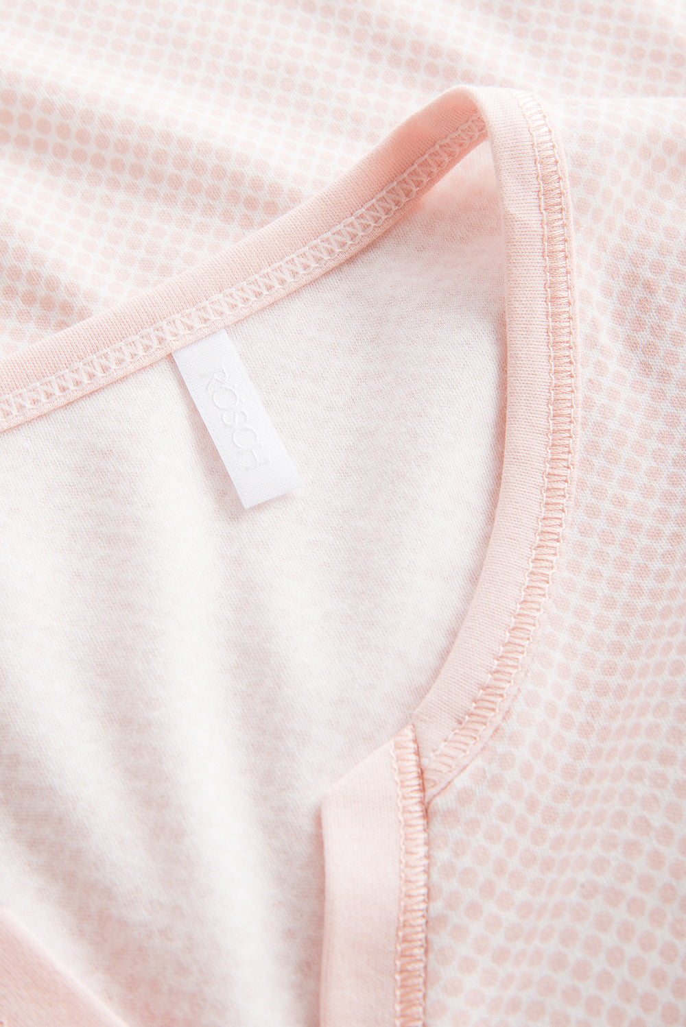 Ganzkörperbild von Rösch Nachthemd Knielang