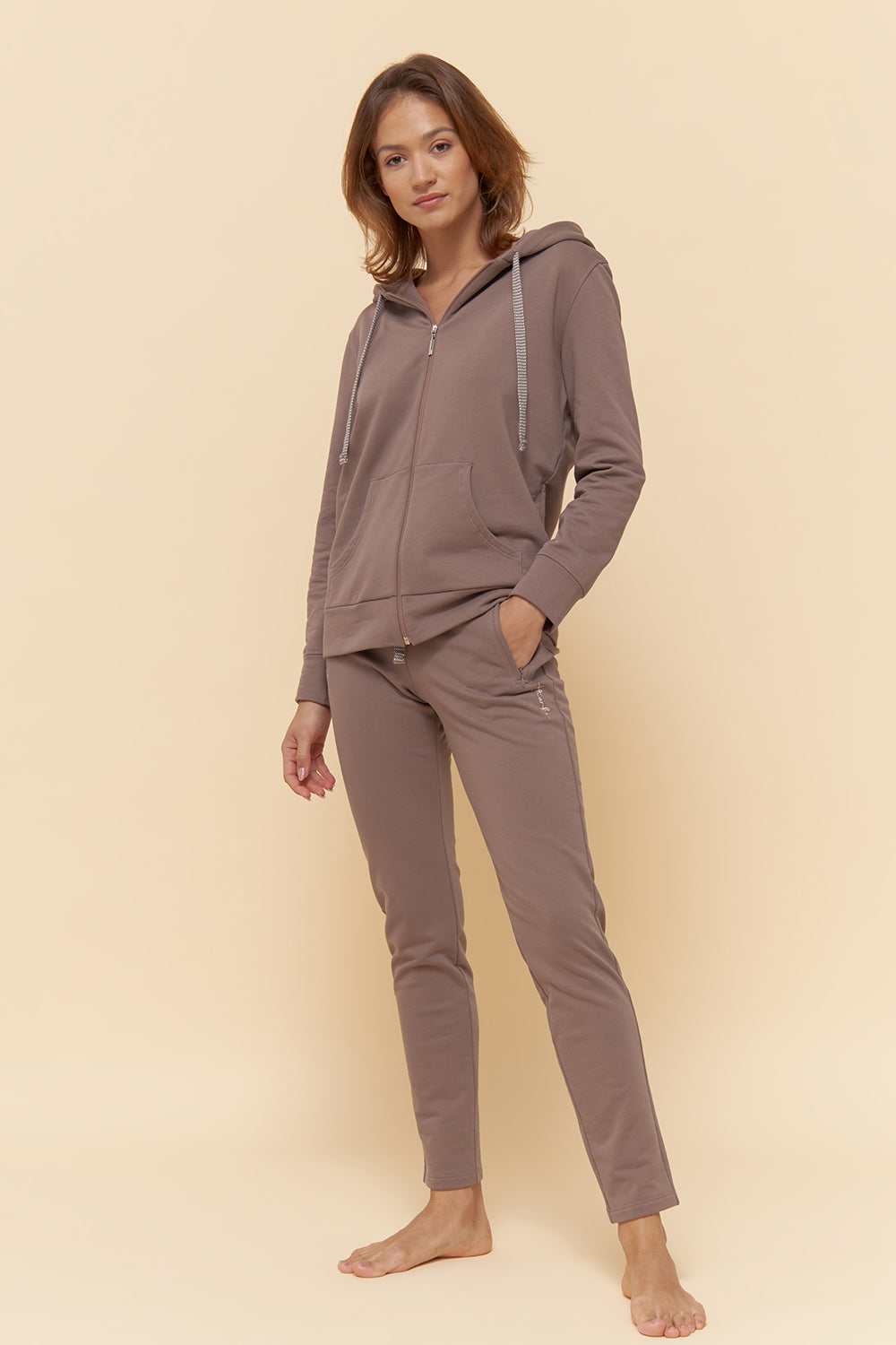 Ganzkörperbild von Rösch Hose Lang