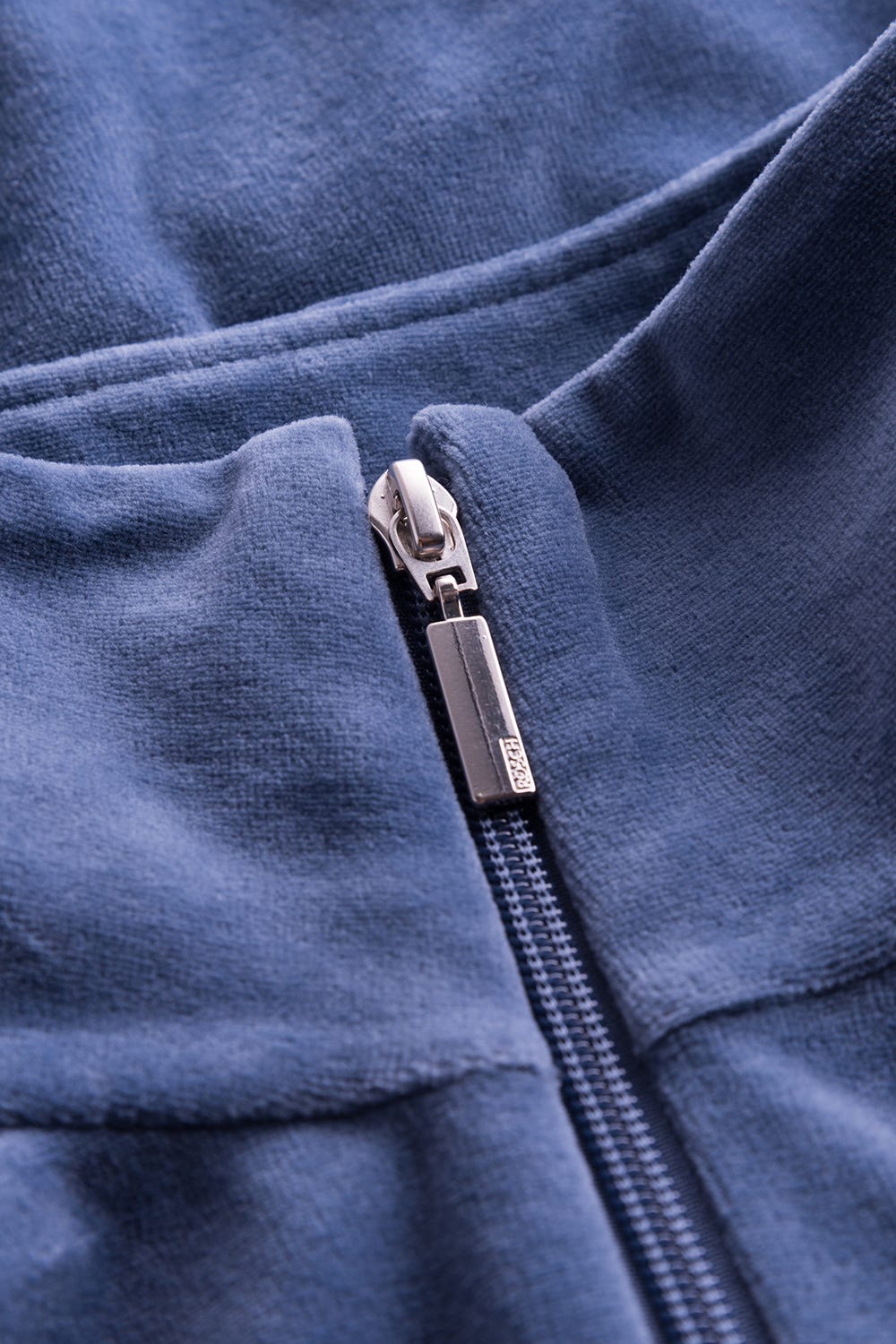 Detailbild 2 von Hausanzug aus Nicki Blouson-Style sportive Streifen Stickbündchen Baumwolle/Polyester