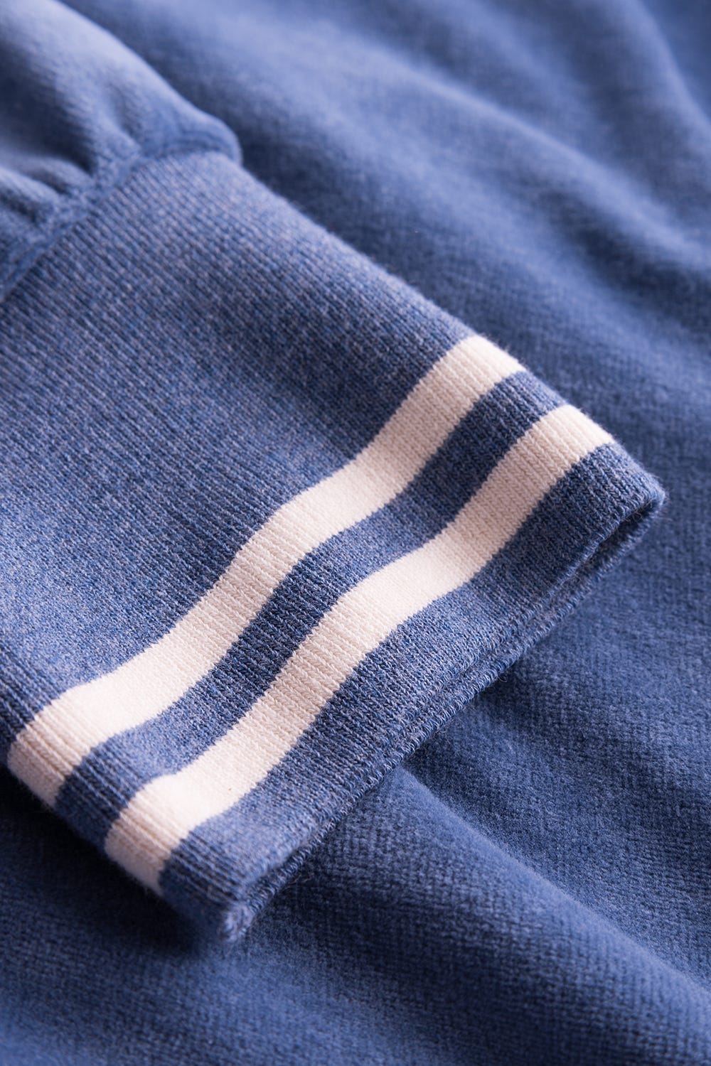 Detailbild 3 von Hausanzug aus Nicki Blouson-Style sportive Streifen Stickbündchen Baumwolle/Polyester