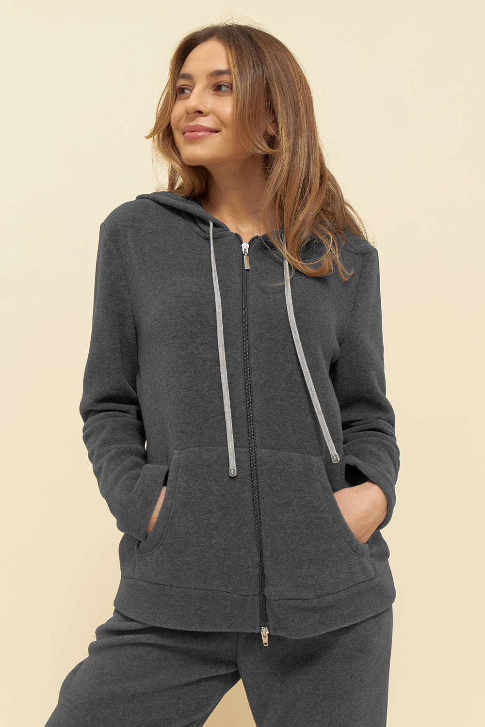 Frontalbild von Rösch Hausanzug