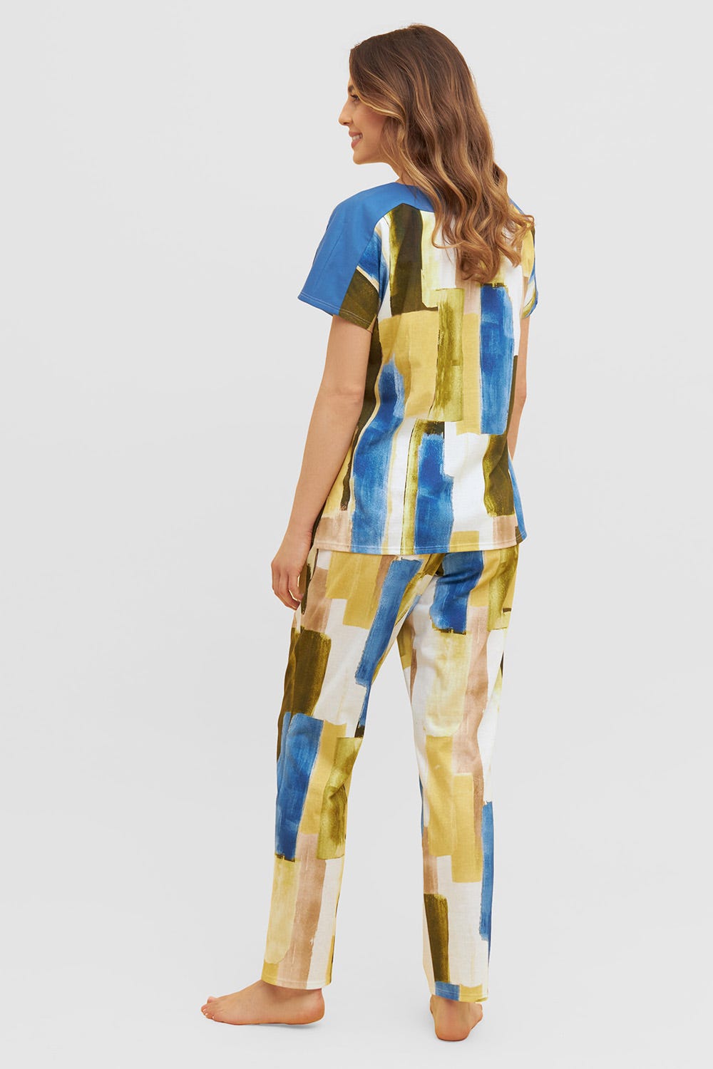 Rückansicht von Pyjama mit eleganter Passe im grafischen Druck 100% Baumwolle