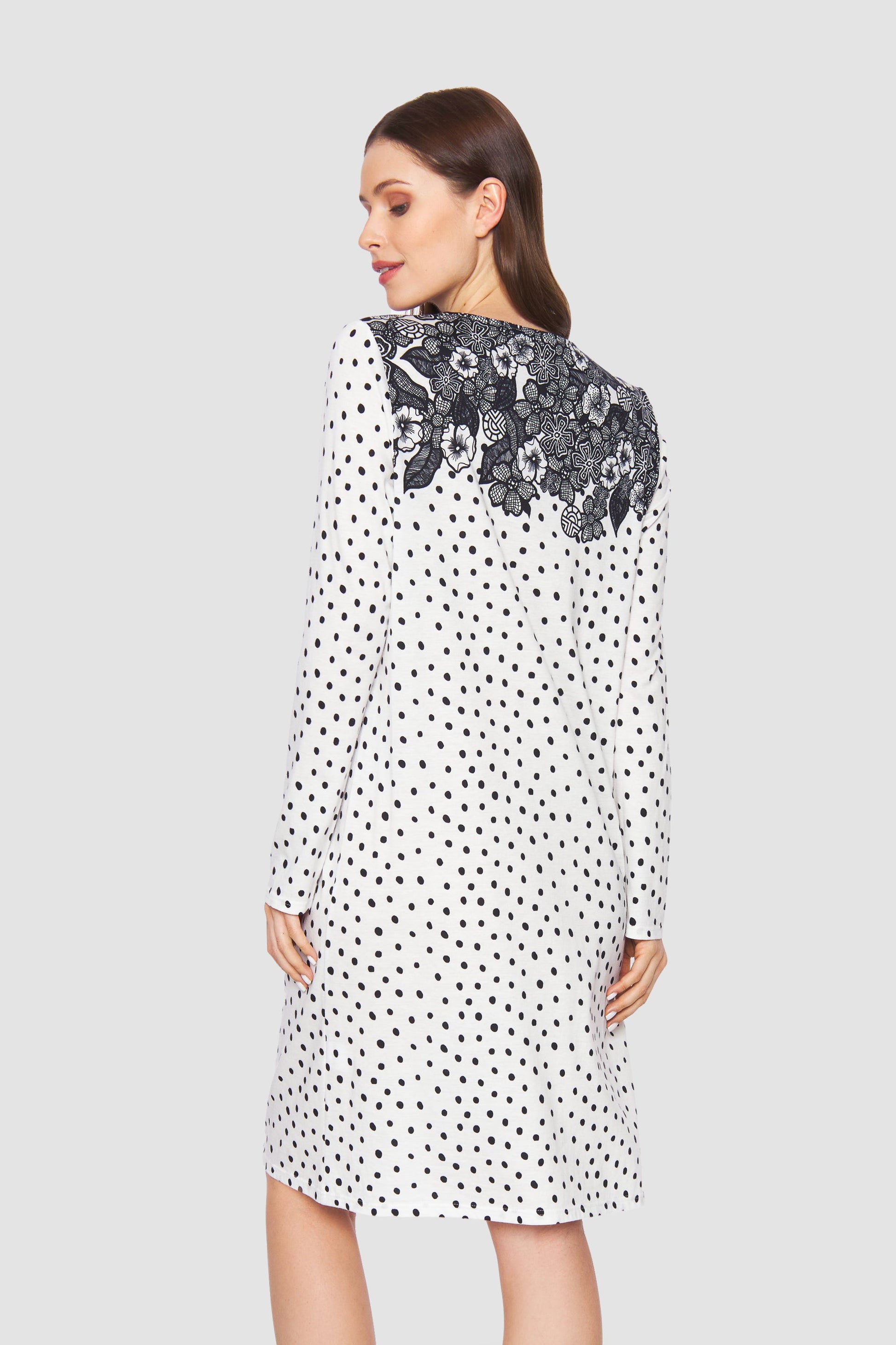 Rückansicht von Nachthemd im Tupfen-Blüten-Druck Baumwolle/Modal