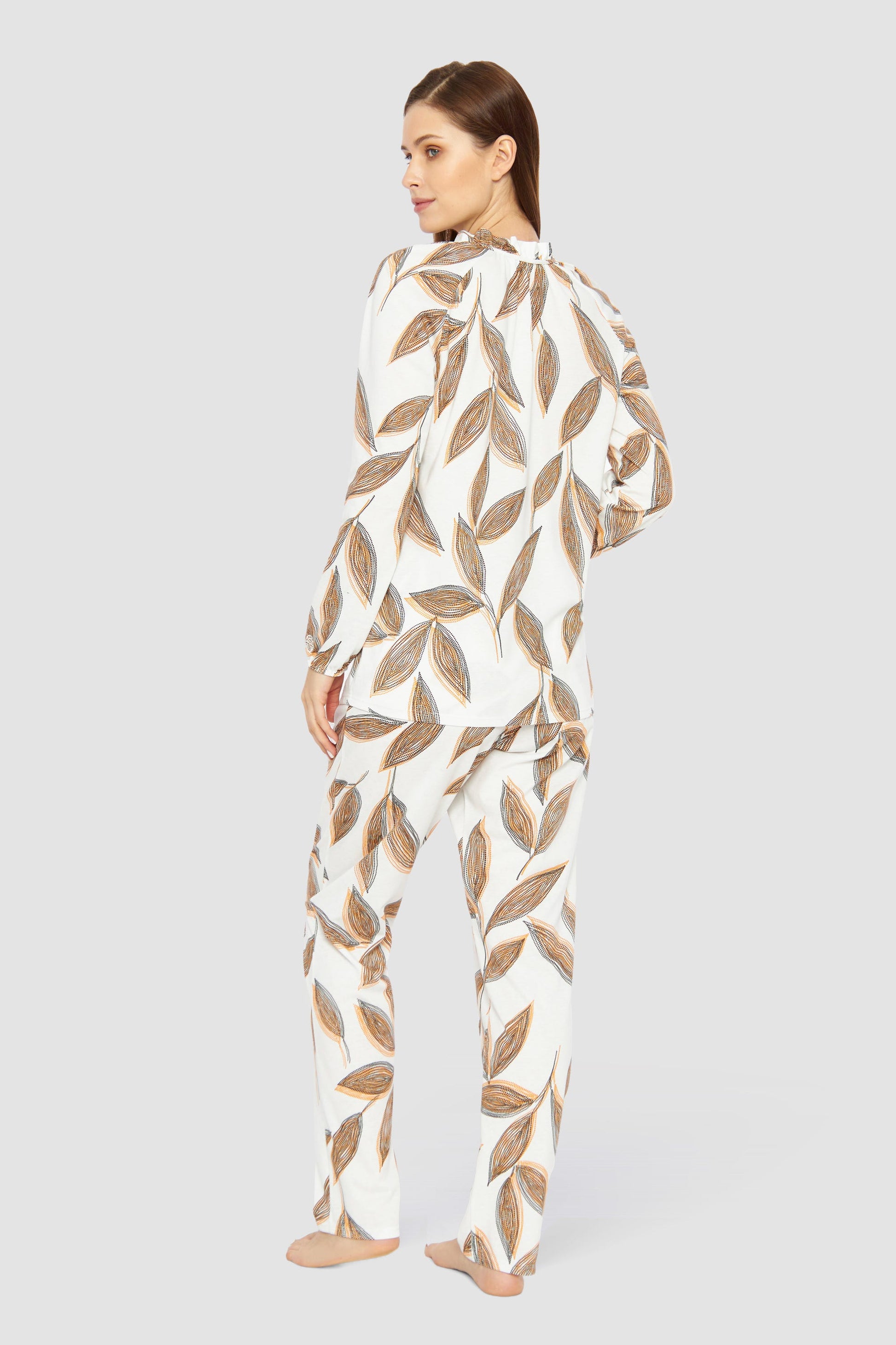 Rückansicht von Pyjama im getupften Blätter-Druck 100% Baumwolle