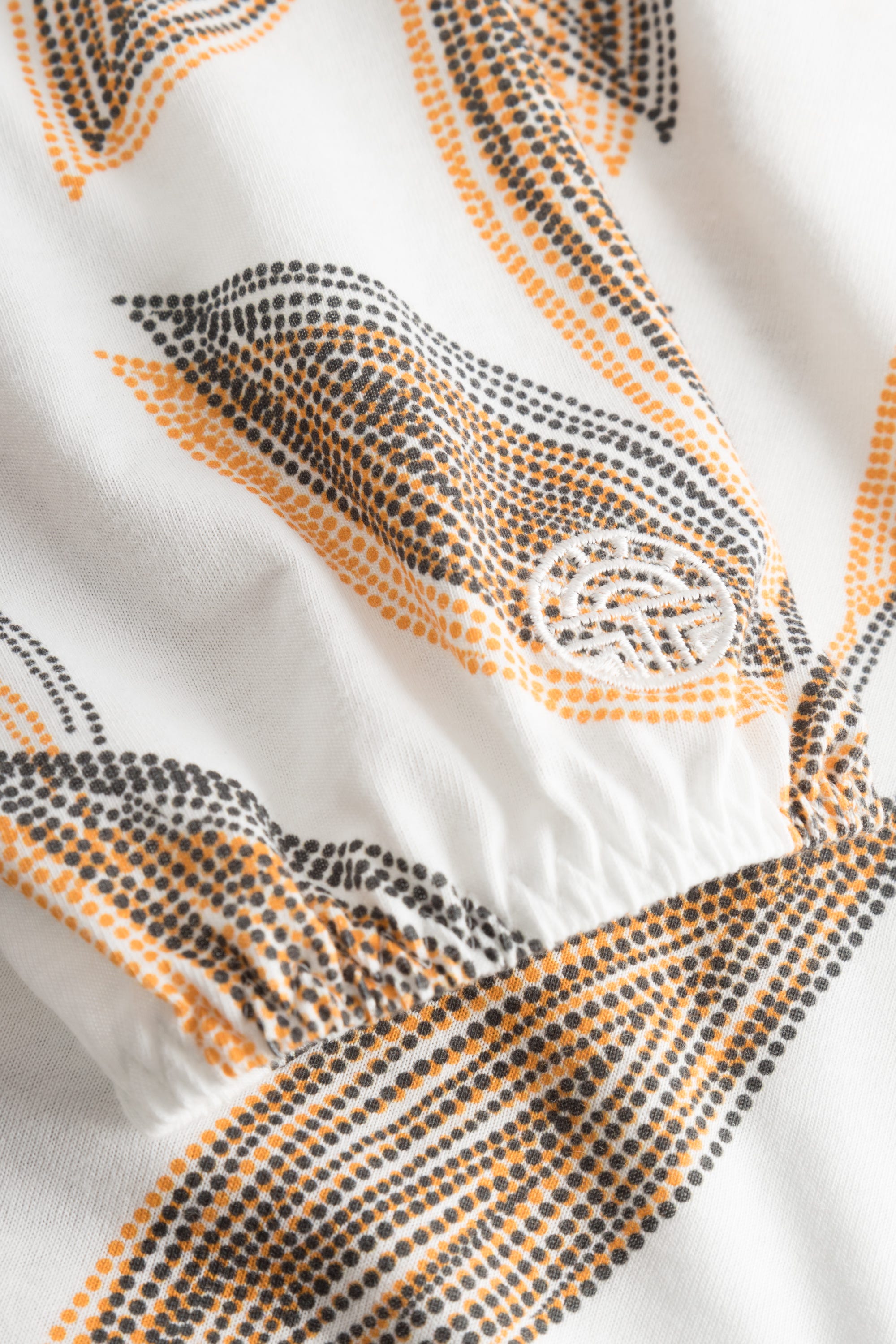 Detailbild 2 von Pyjama im getupften Blätter-Druck 100% Baumwolle