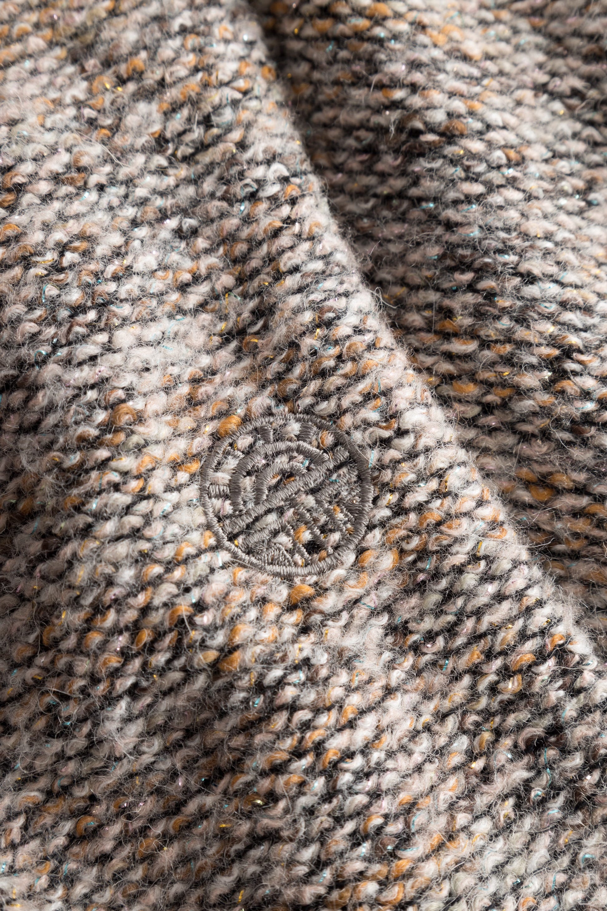 Detailbild 2 von Wickelmantel aus Strick Kuschelig Materialmix