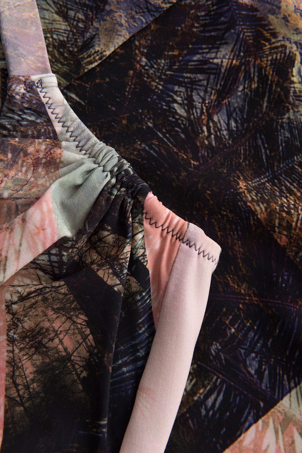 Detailbild 3 von Badeanzug im aufregenden Palmen-Druck Wickeloptik Polyamid/Elasthan