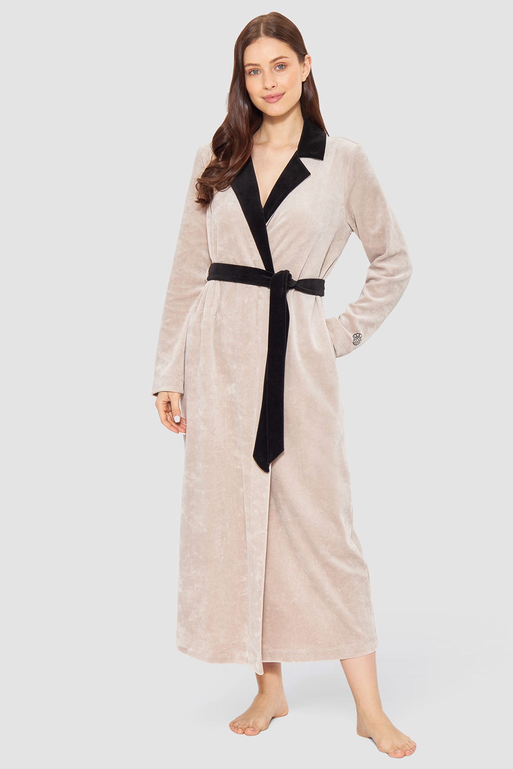 Frontalbild von Morgenmantel in Greige-Schwarz aus Nicki Baumwolle/Polyester