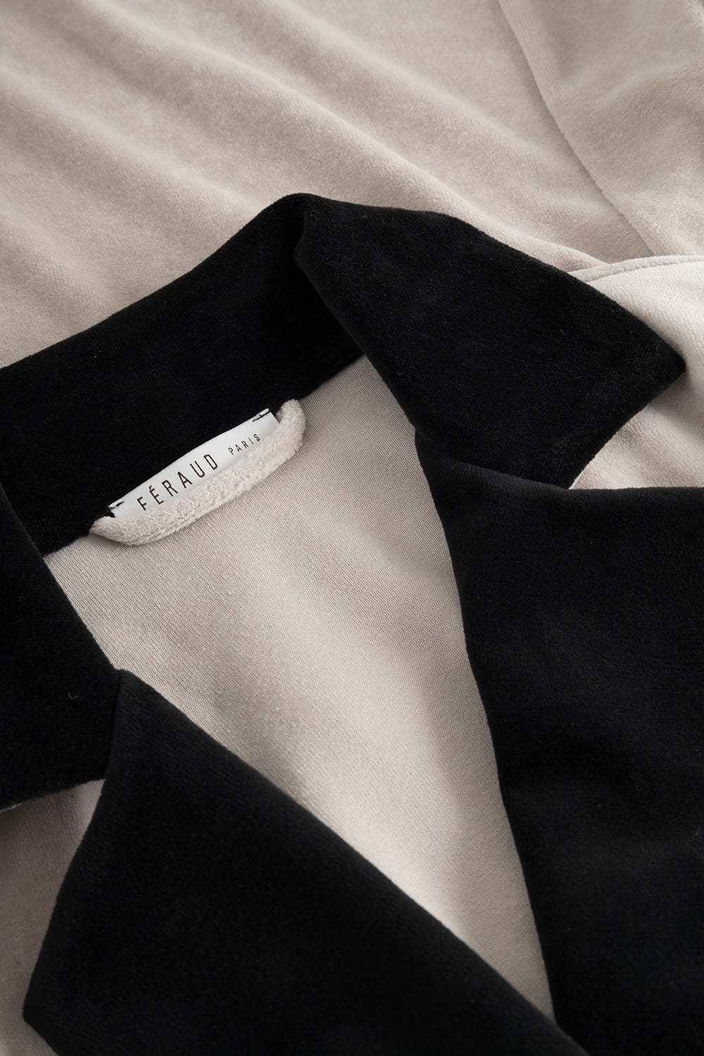 Detailbild 1 von Morgenmantel in Greige-Schwarz aus Nicki Baumwolle/Polyester