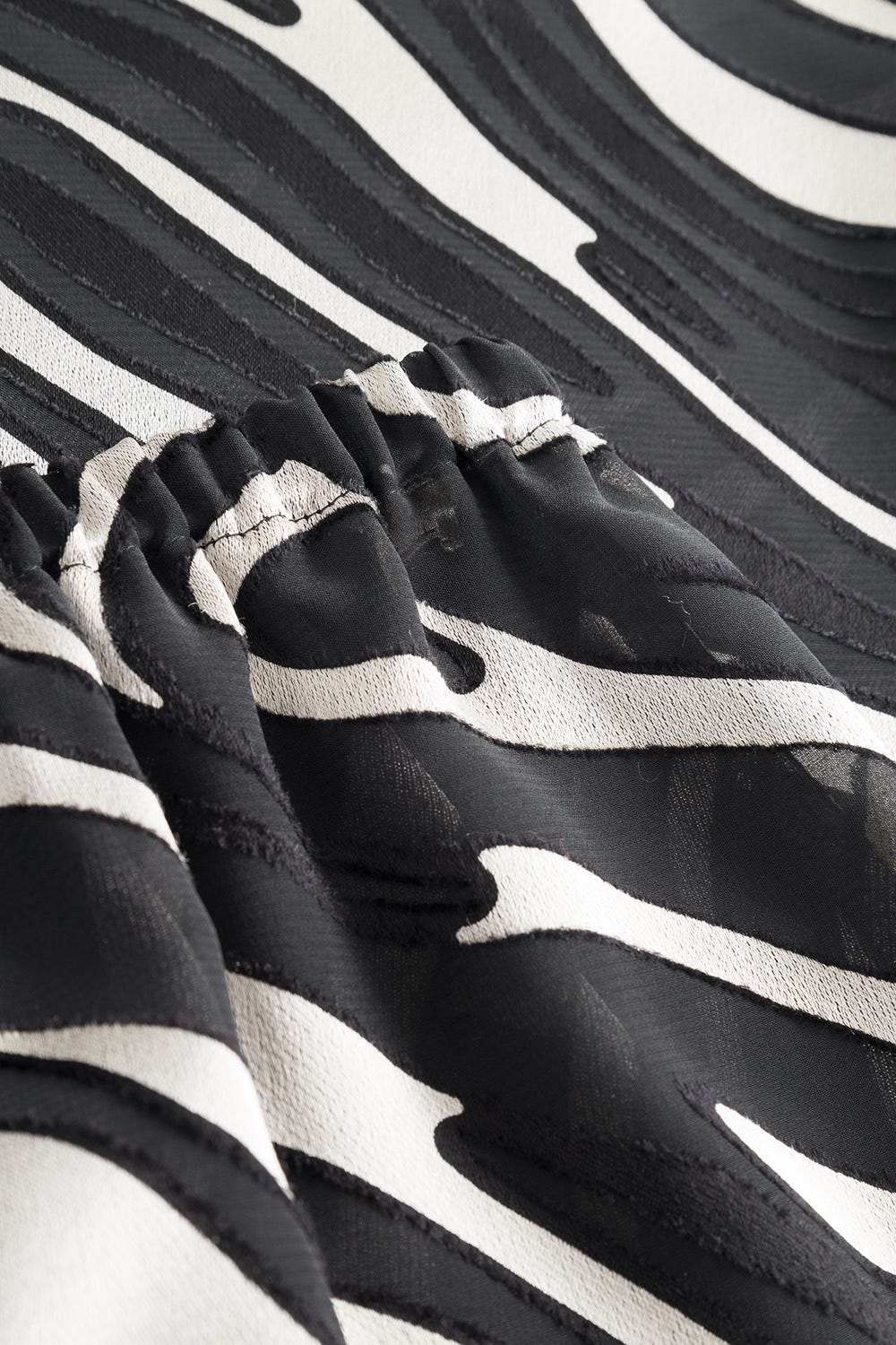 Detailbild 3 von Pyjama mit elegantem Zebra-Detail exotisch Polyester/Viskose