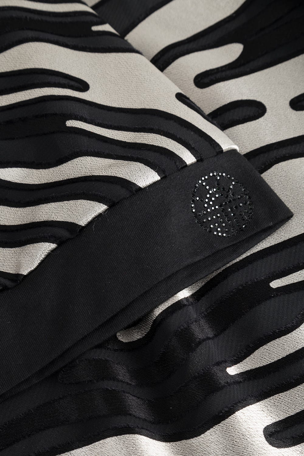 Detailbild 2 von Morgenmantel im Zebradruck exotisch elegant Polyester/Viskose