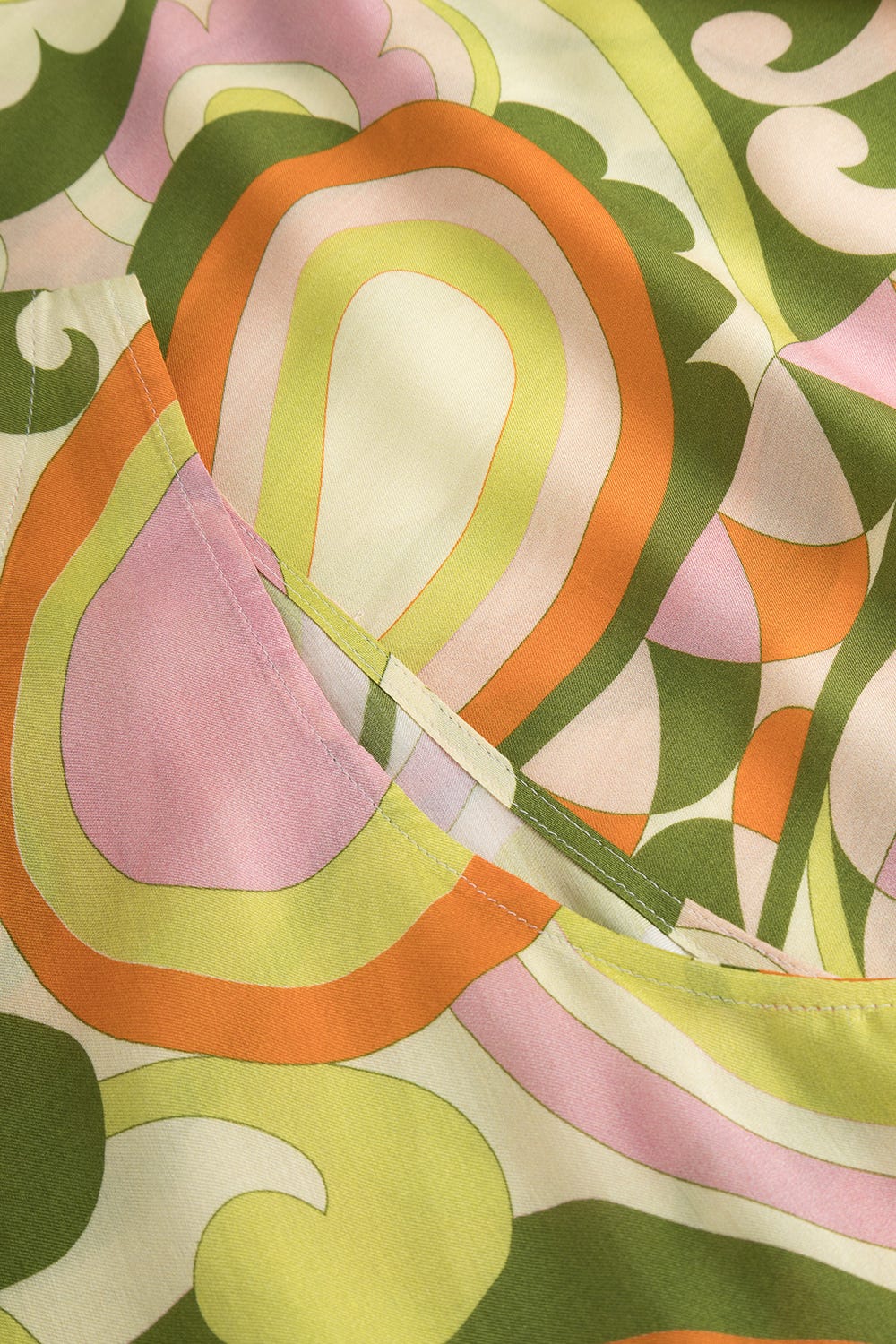 Detailbild 3 von Nachthemd Ärmellos aus Webstoff im sommerlichen Paisley-Druck Limettengrün Viskose/Seide