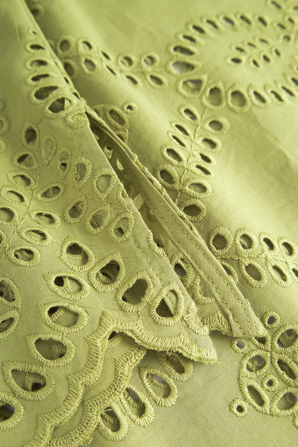 Detailbild 1 von Pyjama aus Webstoff mit sommerlichen Spitzendetails 100% Baumwolle