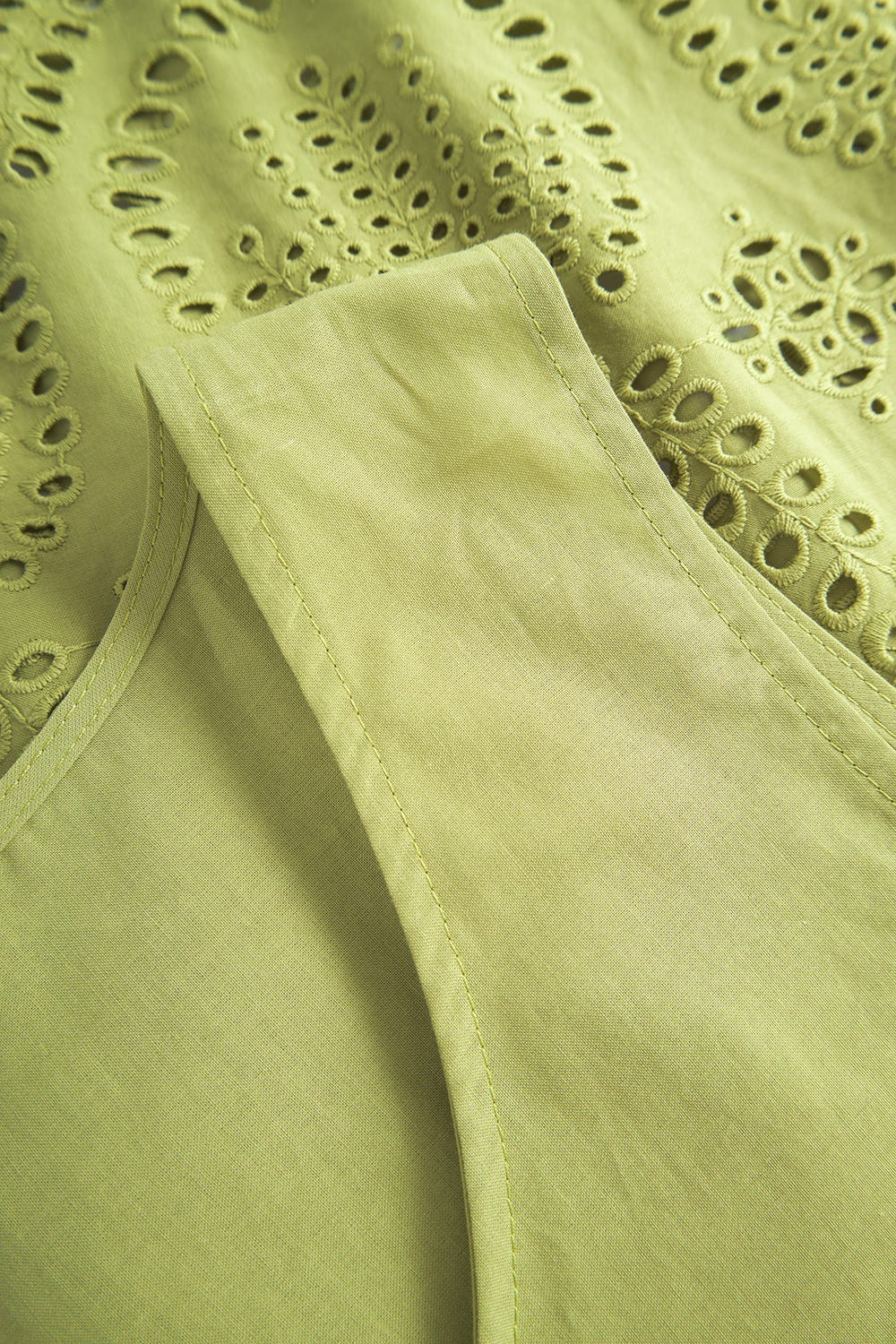 Detailbild 3 von Pyjama aus Webstoff mit sommerlichen Spitzendetails 100% Baumwolle