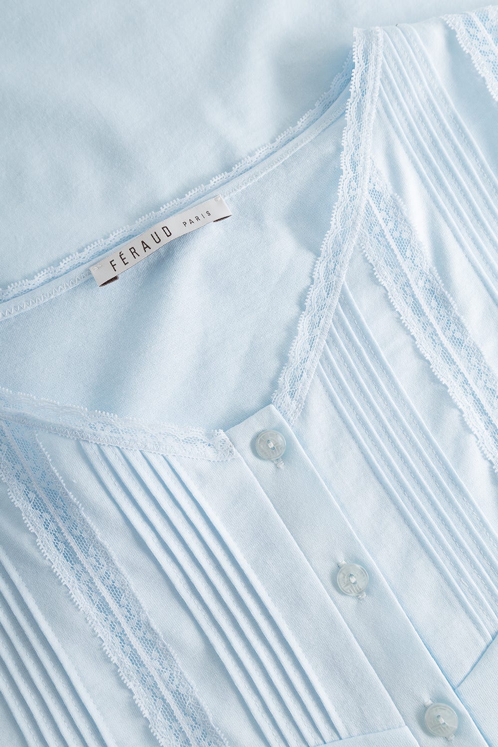 Detailbild 1 von Nachthemd mit Spitzendetails Biesen angeknöpft romantisch 100% Baumwolle